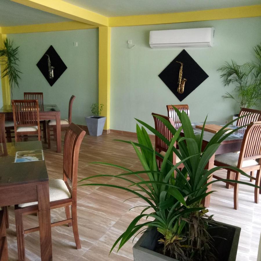This Is It Airport Hotel And Restaurant 尼甘布 外观 照片