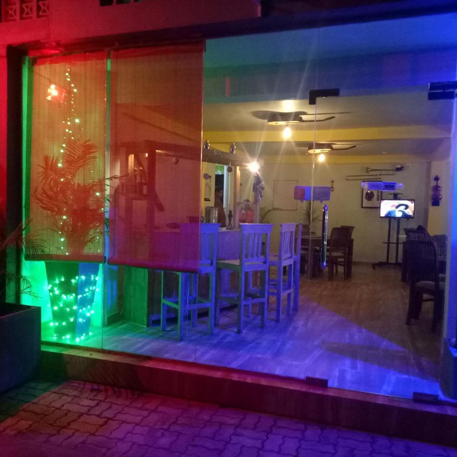 This Is It Airport Hotel And Restaurant 尼甘布 外观 照片