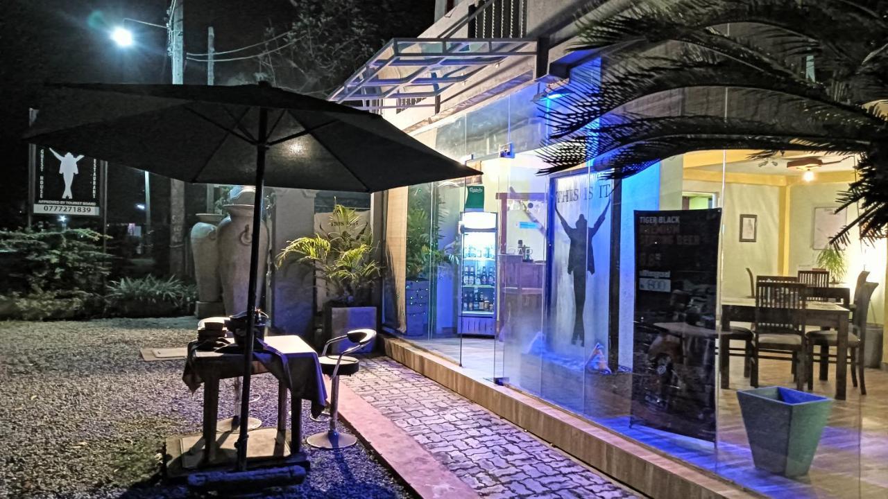 This Is It Airport Hotel And Restaurant 尼甘布 外观 照片