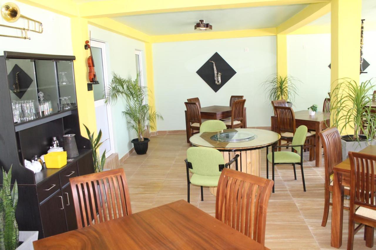 This Is It Airport Hotel And Restaurant 尼甘布 外观 照片